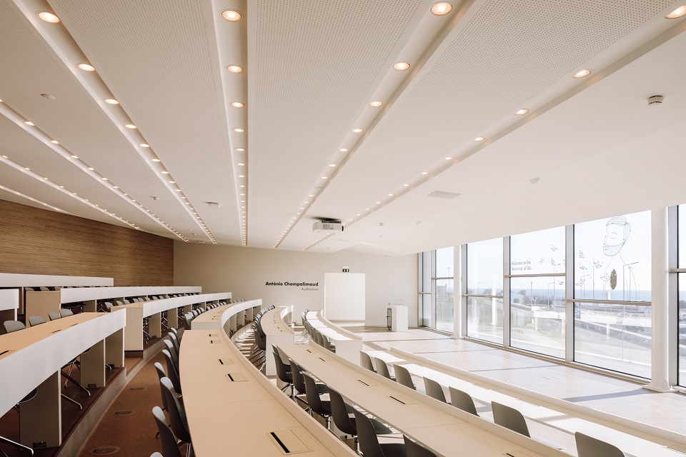 Universidade Nova School of Business & Economics | Komat